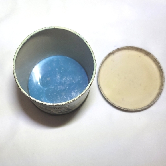 Vintage Wolverine Dollhouse Blue and Cream Sugar Tin - Picture 3 of 13